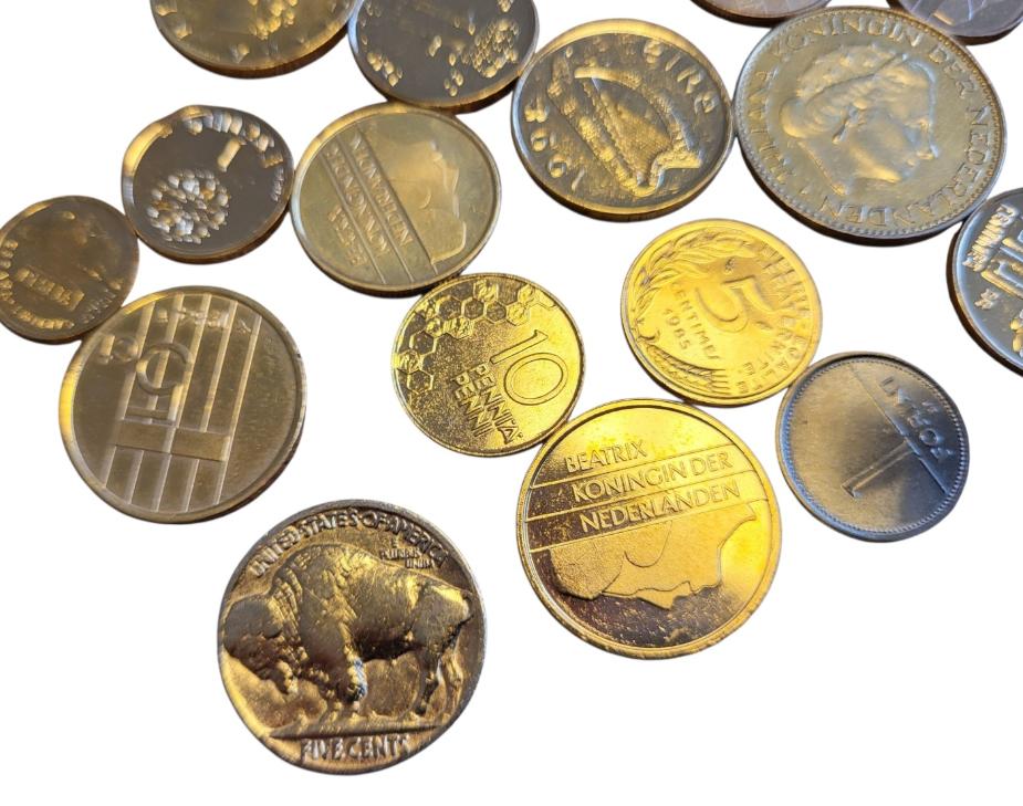Wereldmunten partij 19 stuks verguld